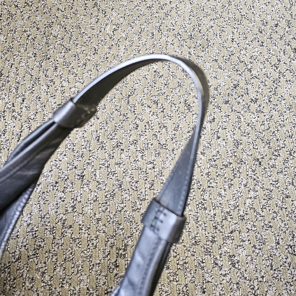 Tory Burch Robinson Large Leather Tote - Picture 13 of 16